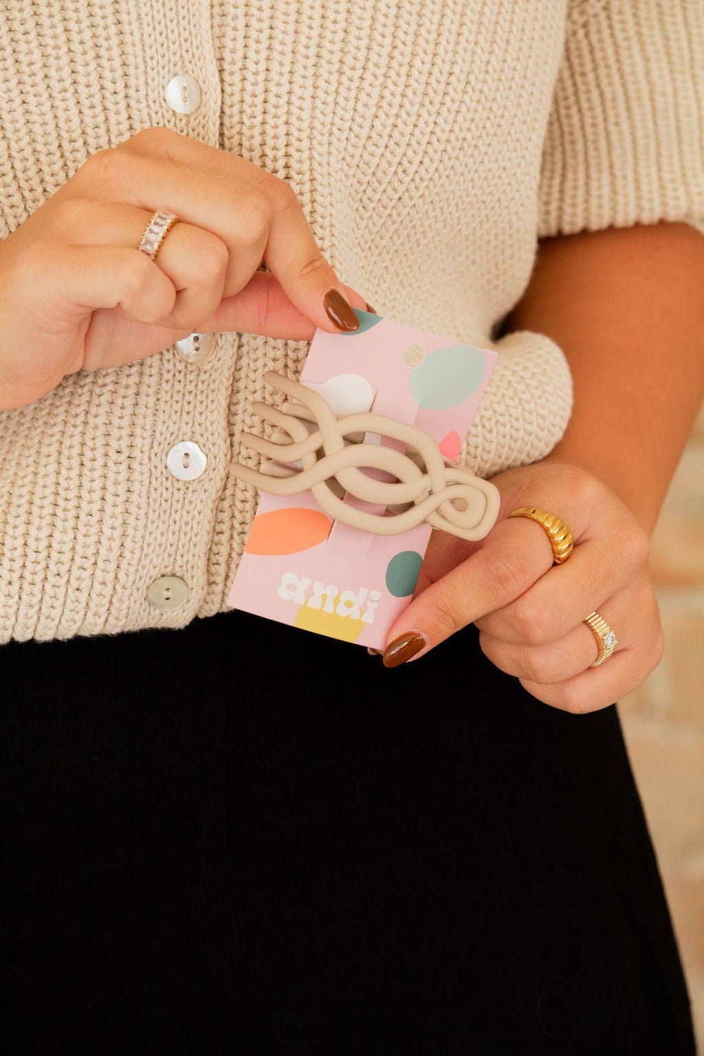 Shop Andi - Wholesale Hair Clip - Women's - Overlapping Flat Claw Clip3