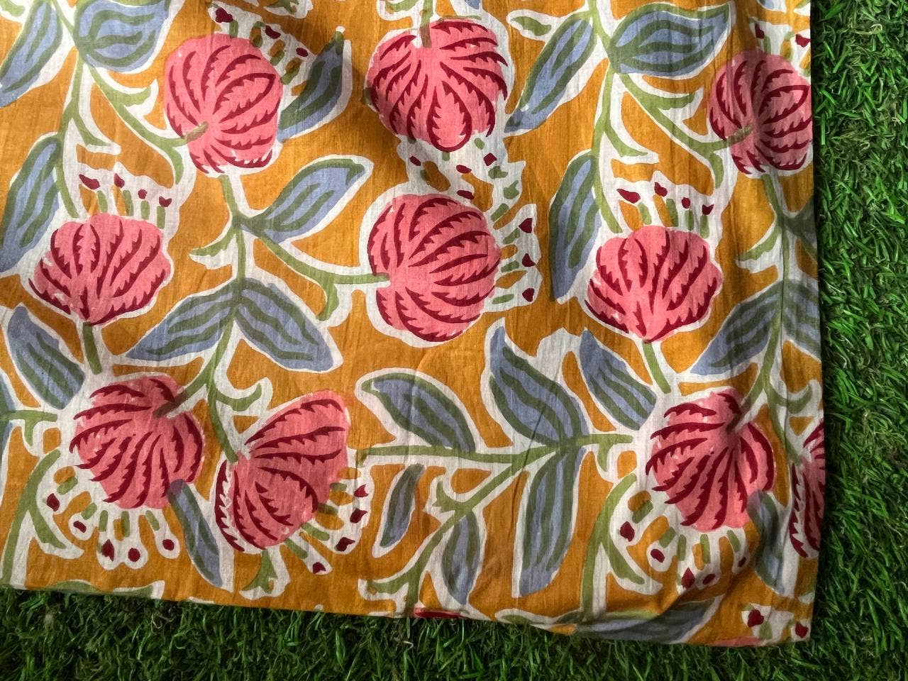 GYPSY STUDIO - Venta al por mayor Pinturas para tela - Tela de algodón india estampada a mano para vestido y ropa de mujer0