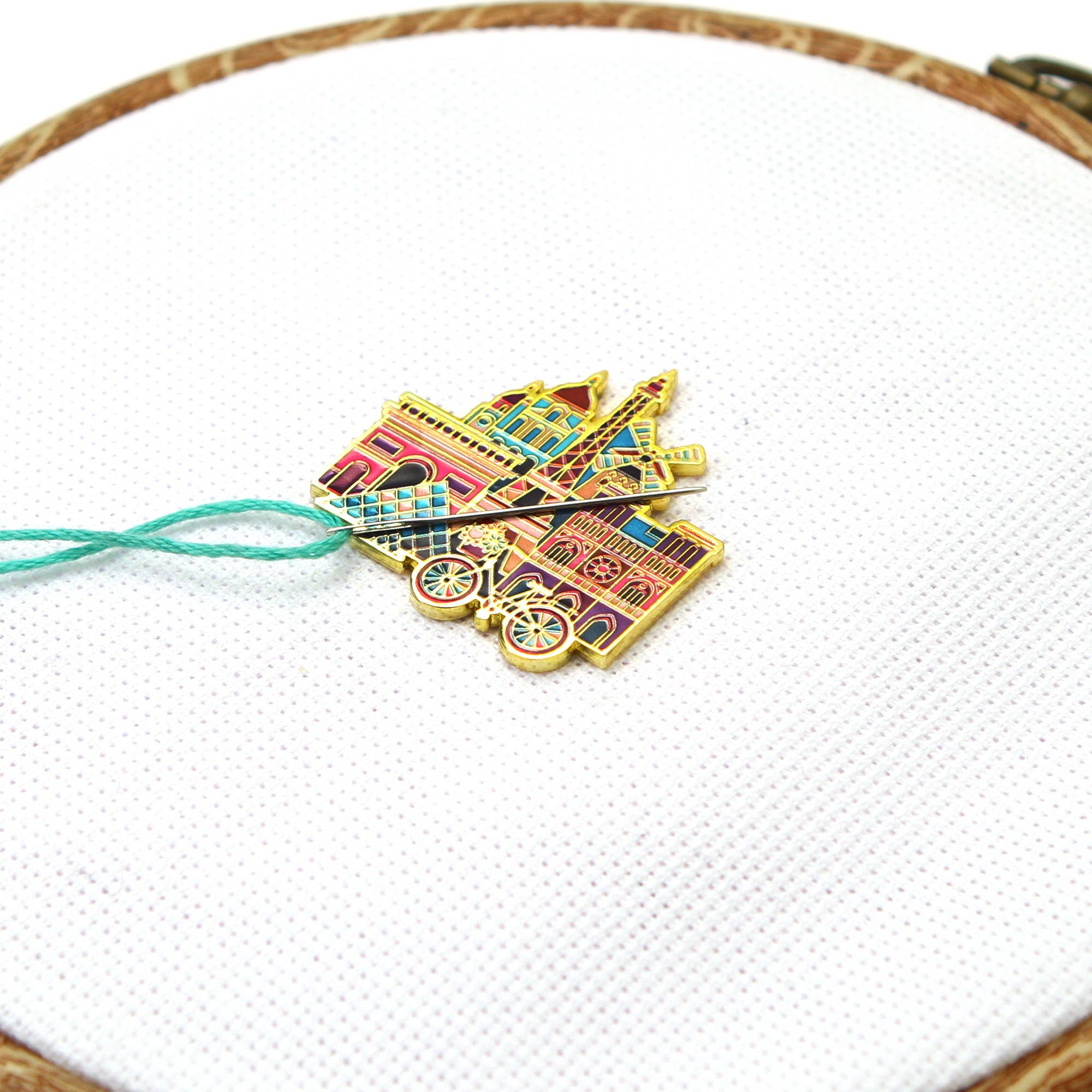 Awesome Pattern Studio - Wholesale Embroidery/Cross Stitch Supplies - Paris - Magnetic Needle Minder Set #13