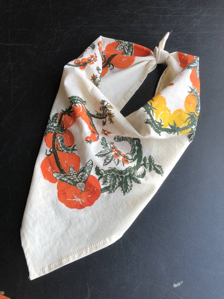 Bandana tomate ivoire - foulard en coton avec chenilles pour la vente par Solstice Handmade