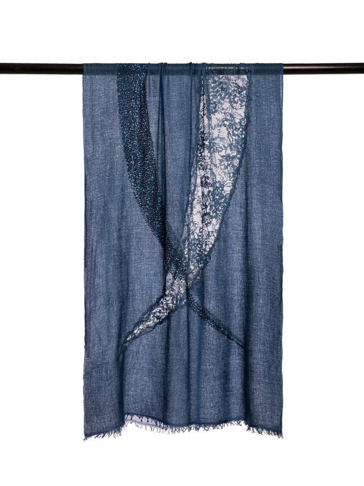 Écharpe en dentelle brodée Jade Moon pour la vente par OO-TO