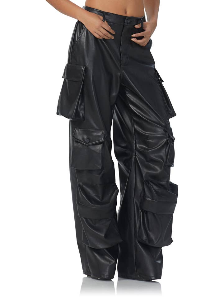 Parker Baggy Cargo Pant - Noir for wholesale on Faire