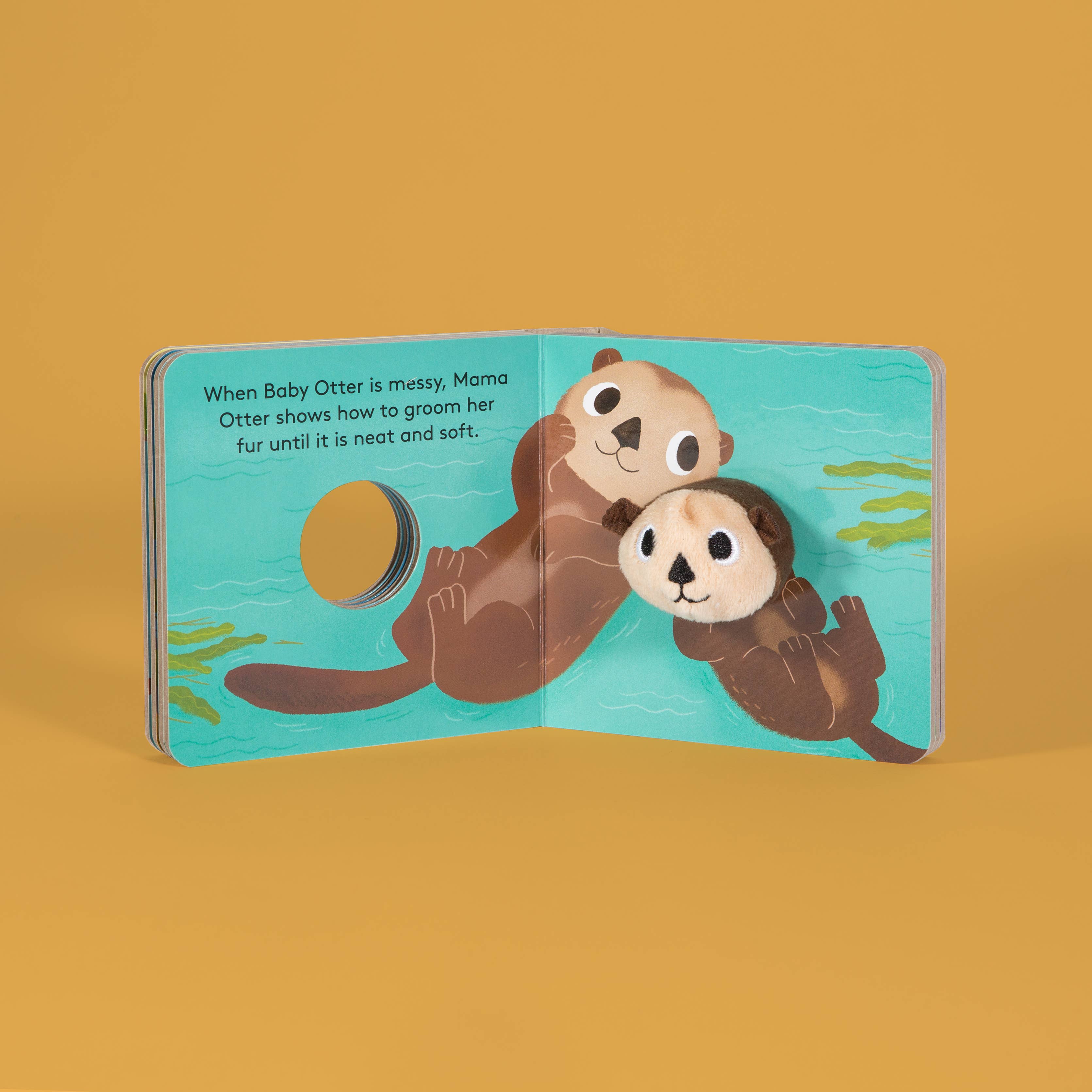 Chronicle Books - Wholesale Baby & Toddler Book (0-2) - Baby Otter: Finger Puppet Book7