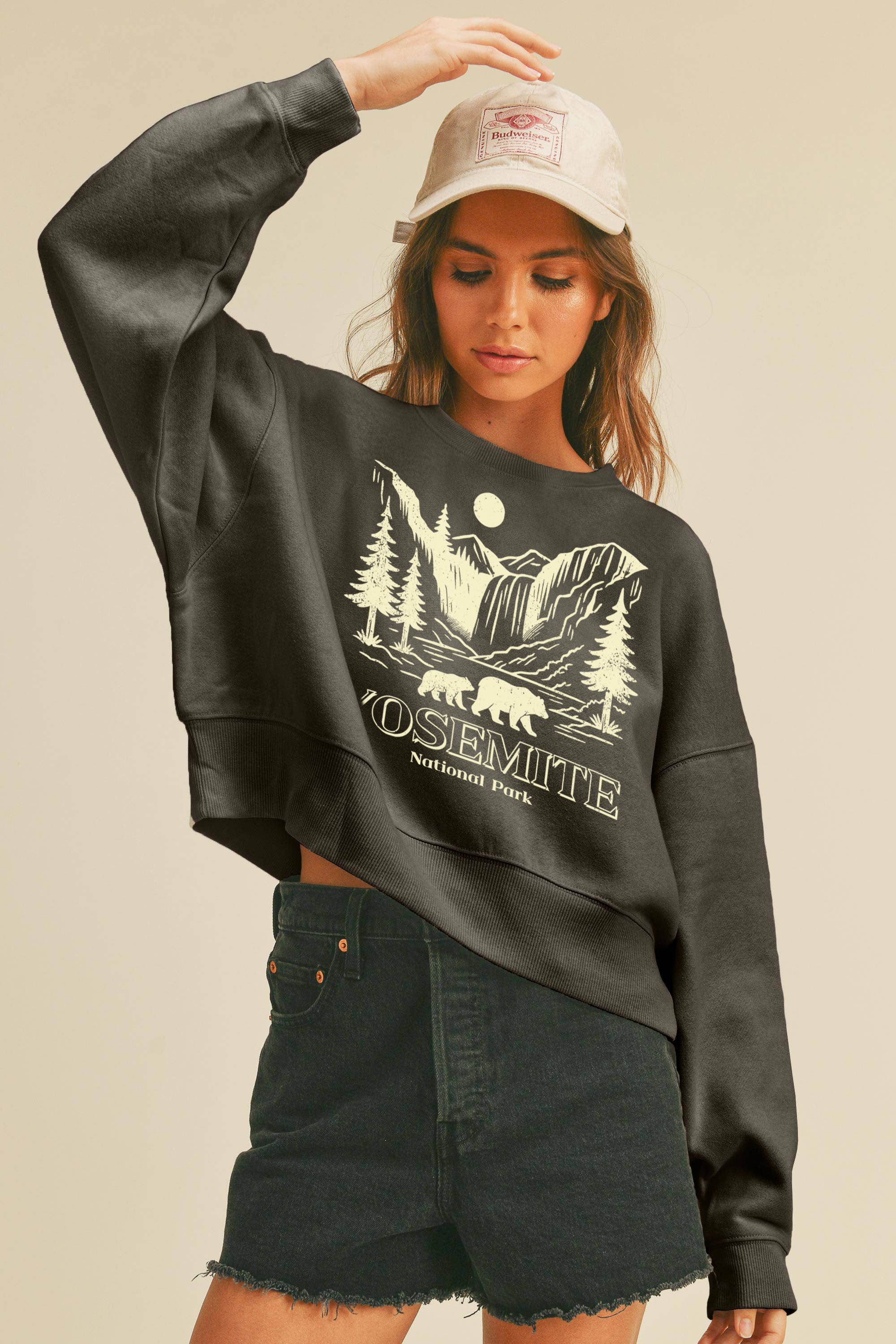 Honestee - Vendita all'ingrosso Felpa stampata - Donna - Felpa a maniche lunghe corte con orsi del Parco Nazionale di Yosemite0