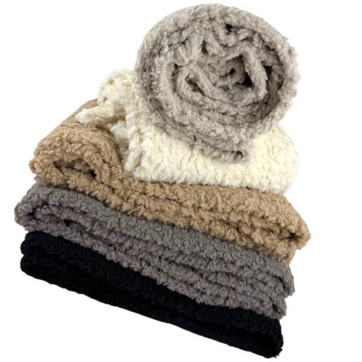 High-Quality Warm Scarf with Plush Fabric 0310-8 for wholesale by Chenson & Gorett