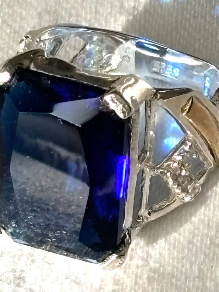 Anillo de Corte Rectangular Azul Profundo en Plata 925 y Oro de 10k para venta al por mayor de QURI