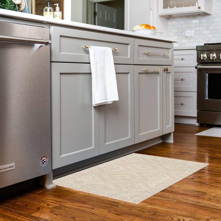 Carolina Creekhouse - Wholesale Area Rug - McCall FloorFlat | Beige - Premium Vinyl Mat1