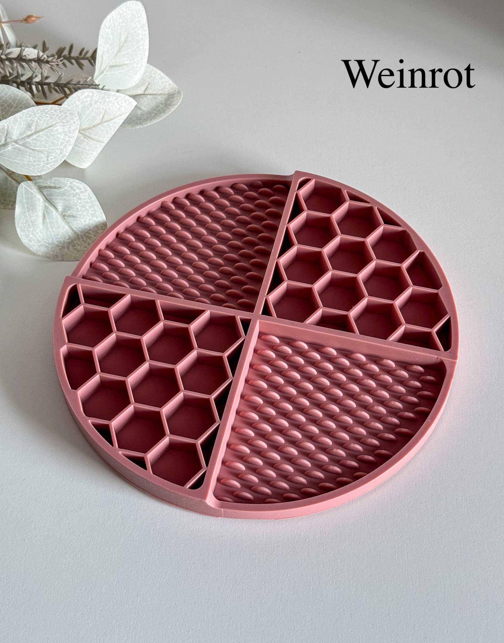 Doggotique - Wholesale Pet Food Mat - Dog - Lick mat Honey Dog, Slow Feeder, Feeding Station12