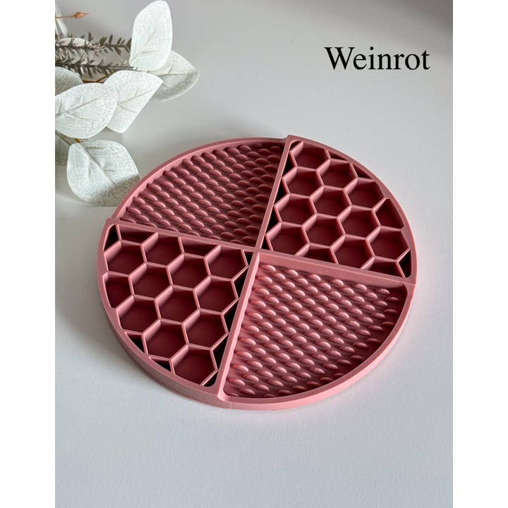 Doggotique - Wholesale Pet Food Mat - Dog - Lick mat Honey Dog, Slow Feeder, Feeding Station12