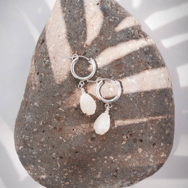 Ke Aloha Jewelry - Vente Créoles - Boucles d'oreilles créoles en argent sterling avec fermoir Pikake - Healani1