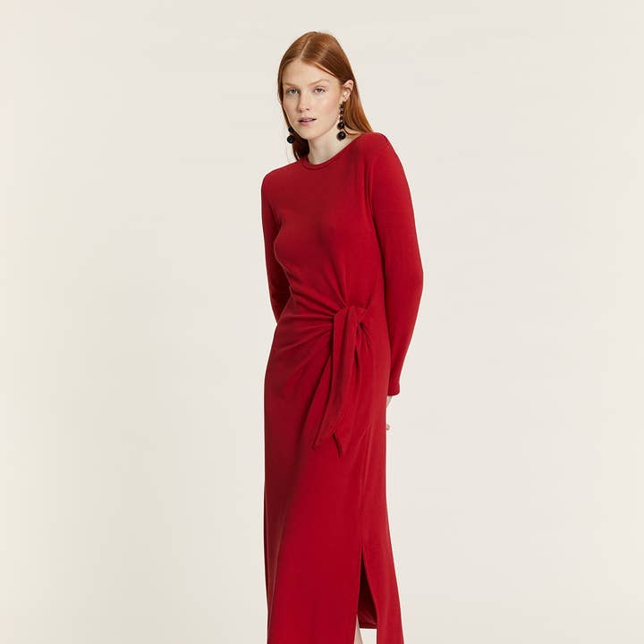 VESTIDO ANUDADO DE PUNTO ROJO and other Purchase Wholesale hidraulico para rajadora lena. Free Returns & Net 60 Terms on Faire trending on Faire.