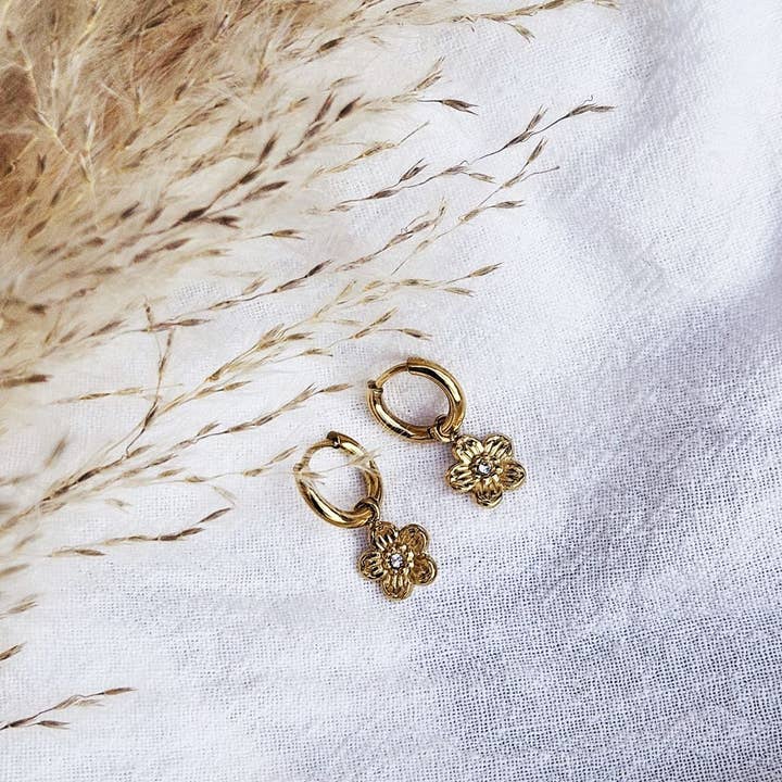 Flower small earrings for wholesale by Ibiza Boutique