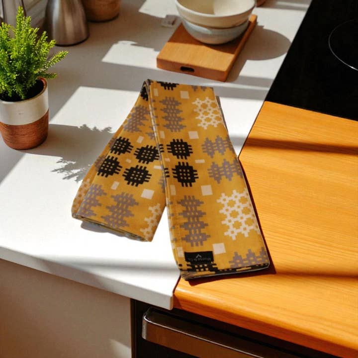 Moose & Co – wholesale Tea towel – Mustard Welsh tapestry Design Cotton tea Towel 1