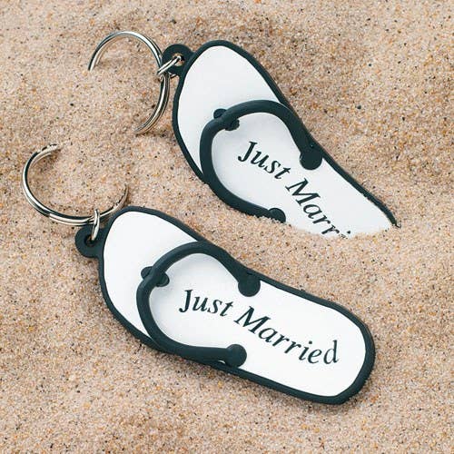 Weddingstar Inc. – wholesale Keychain – Unisex – Mini Flip Flop "Just Married" Key Chains1