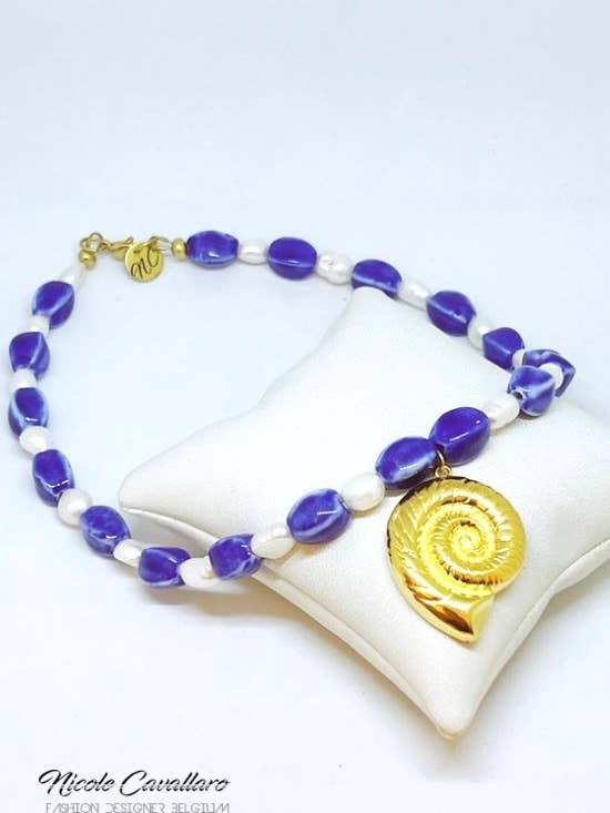 Collier coquillage océan pour la vente par Nicole Cavallaro