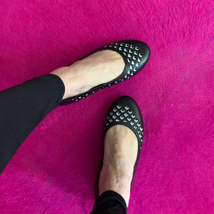 Onyx - Dernières paires de ballerines noir/blanc en 38, 39 et 41 ! pour la vente par Chanii B