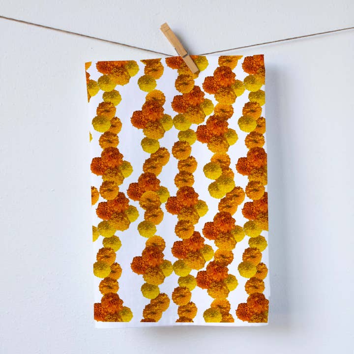 Torchon à vaisselle Marigolds pour la vente par Red Bird’s House