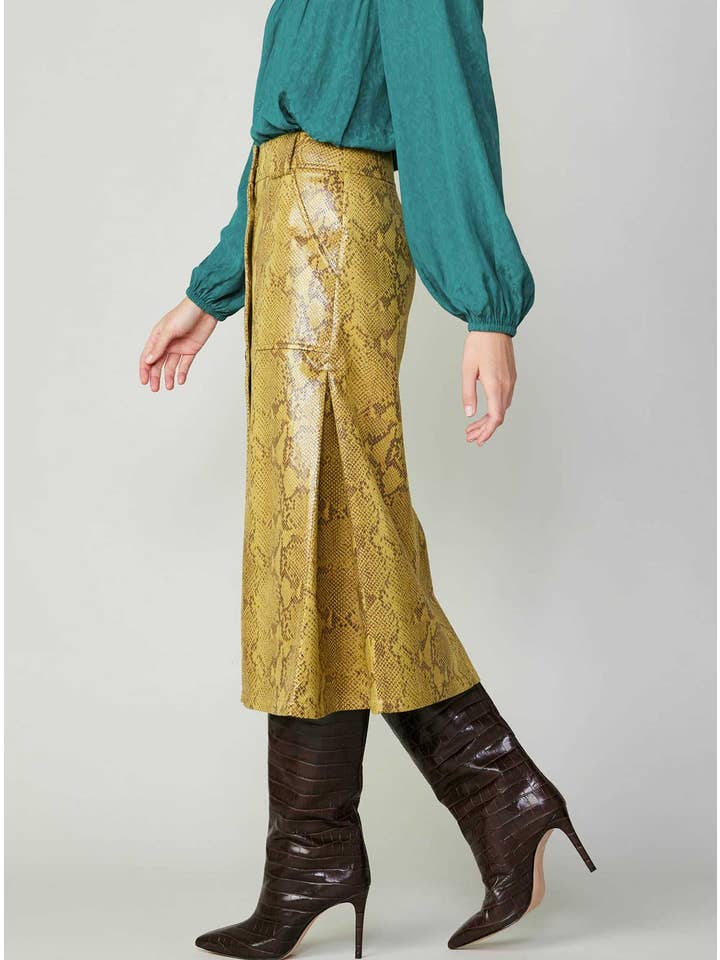 Current Air - Wholesale Skirt - Women's - Snake Skin Pattern H-line Skirt W/Front Button5