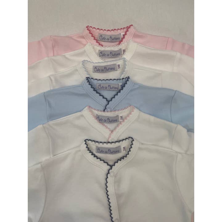 Cute as Buttons - Wholesale Rompertje - Baby - White Pima Footie - Roze1