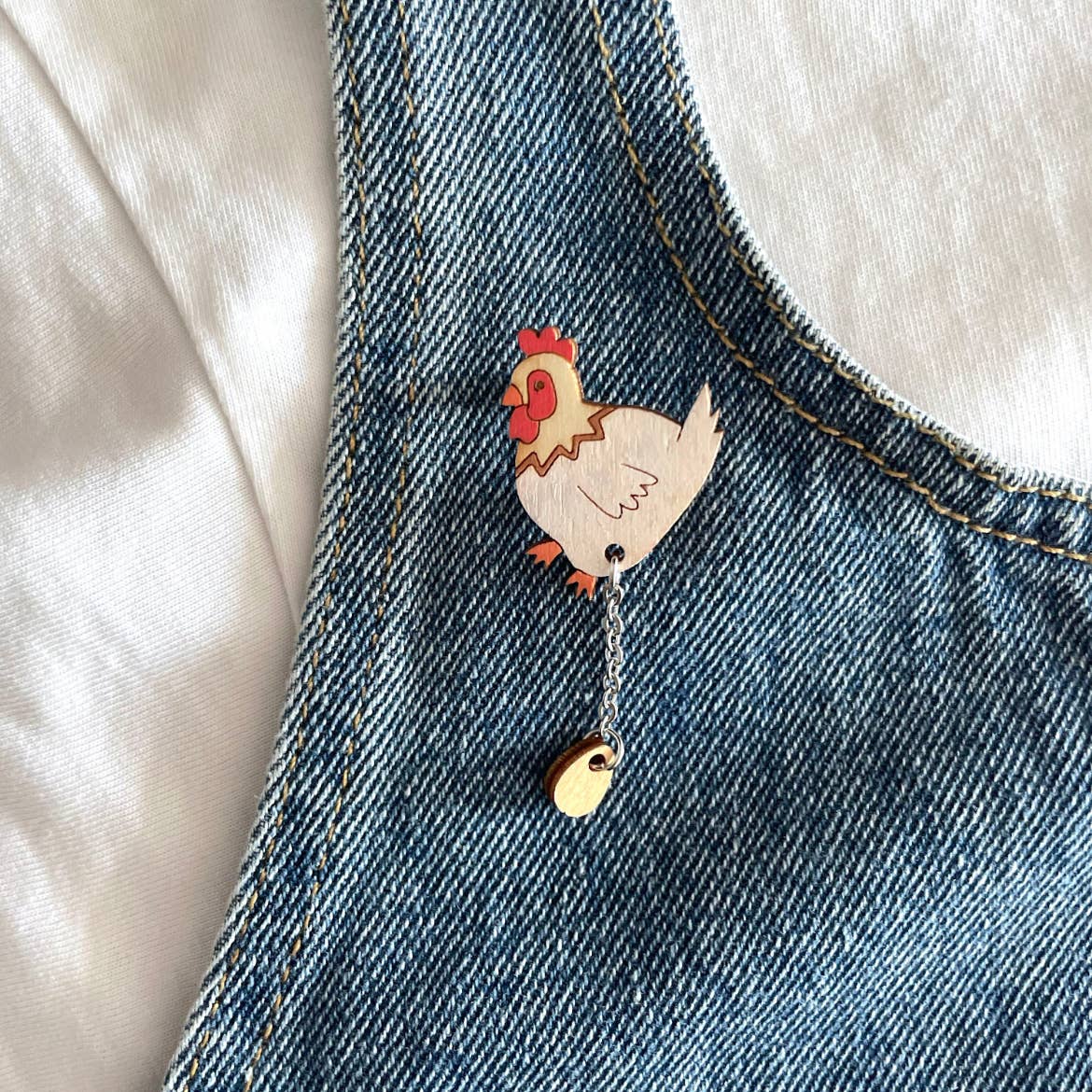 Poppin' Tags Design - Wholesale Brooch - Wooden Brooch: Hen With Golden Eggs