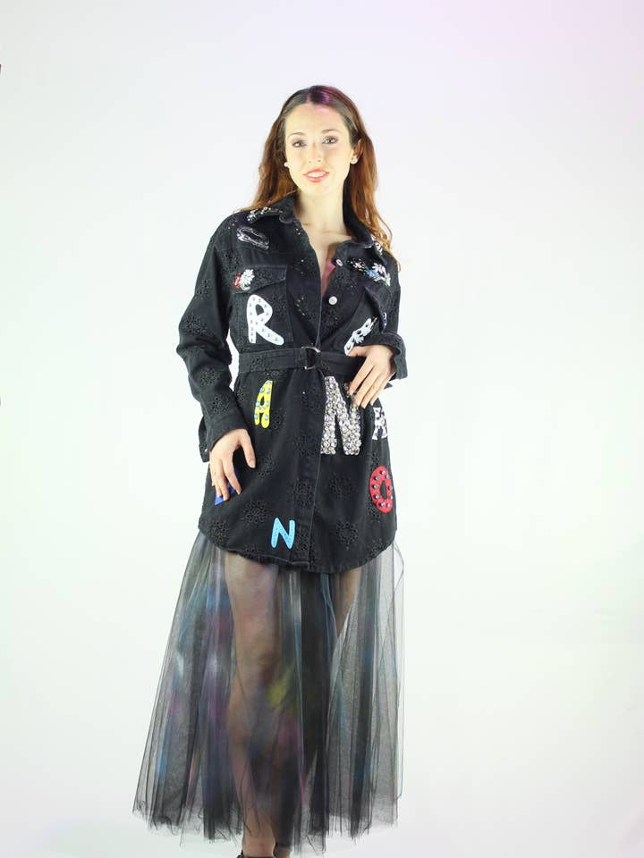 WOMEN'S EMBROIDERED COTTON SAHARIAN JACKET WITH LETTERING PATCH for wholesale by apiedinudinelparco