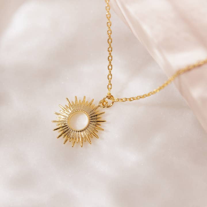 Collier Sunrise pour la vente par Adorn512