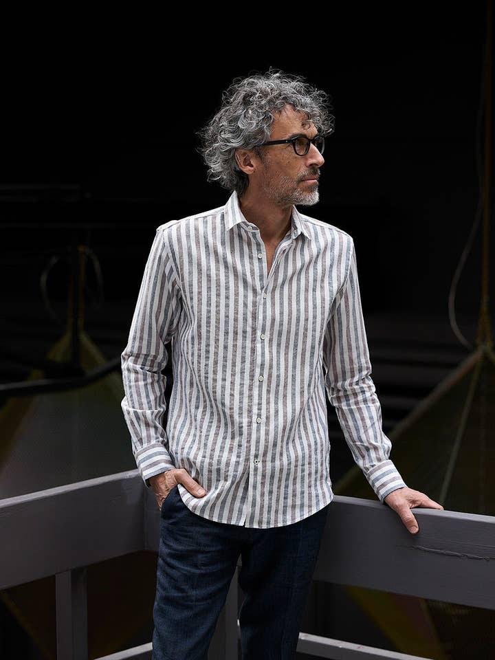 Camicia Ascona in lino bordeaux per la vendita all'ingrosso da parte di CARPASUS