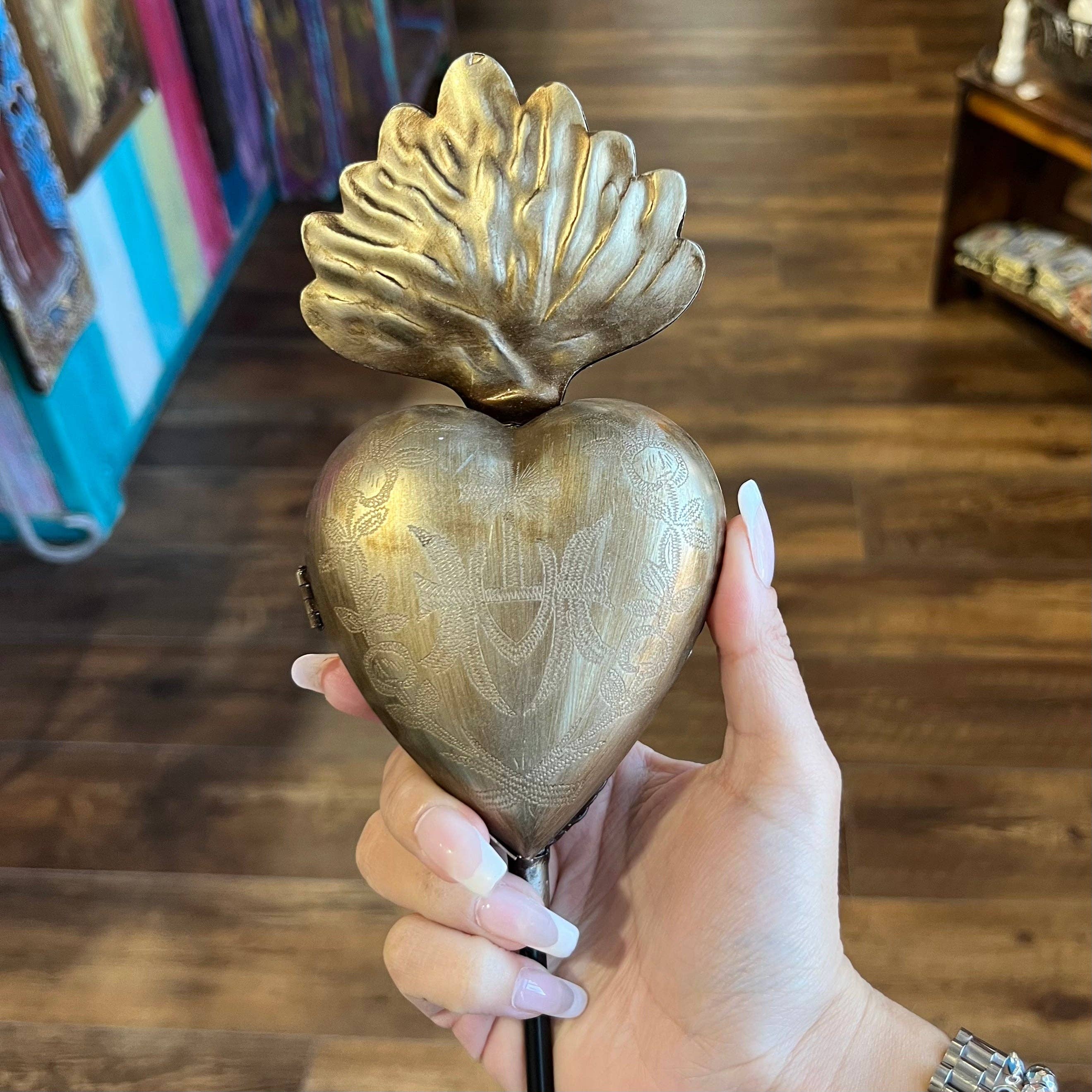 Love and Honor Jesus LLC – wholesale Decorative box – Standing Sacred Heart Box7