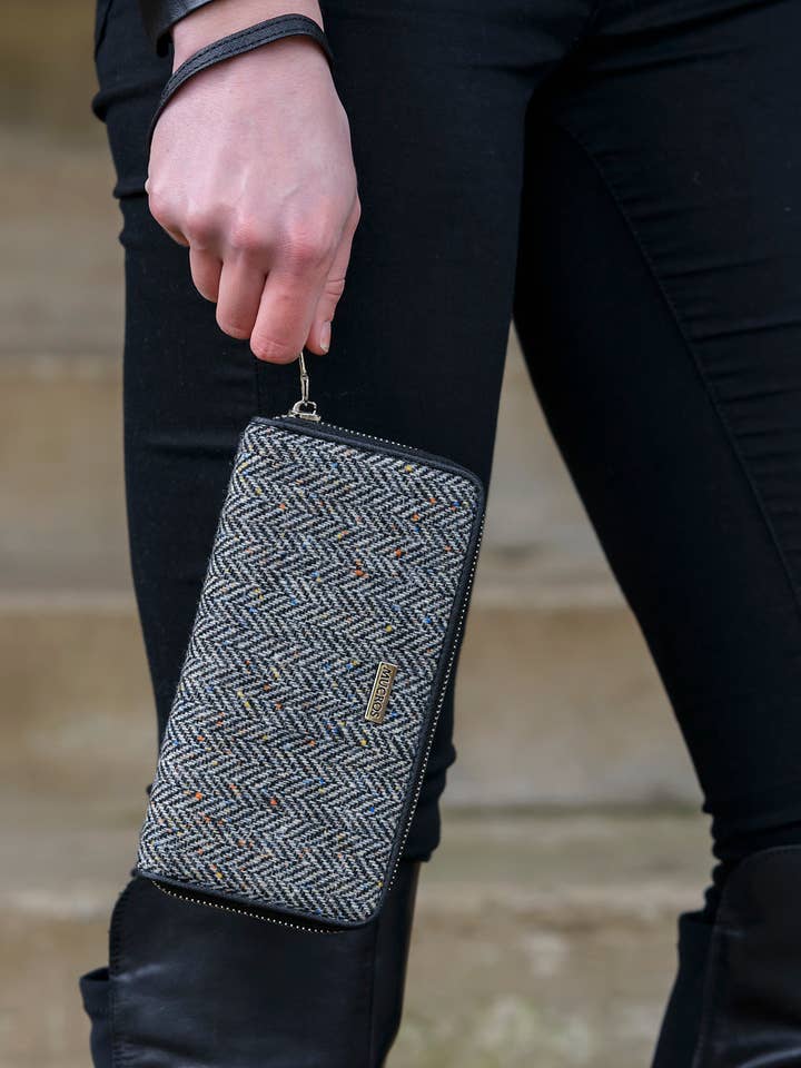 Portafoglio in lana e pelle PU con cinturino da polso 01 per la vendita all'ingrosso da parte di Mucros Weavers