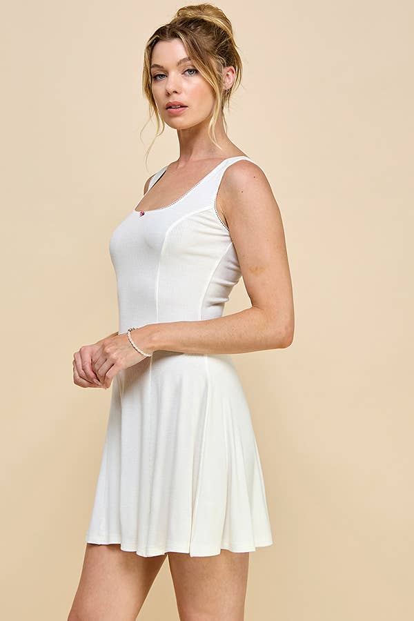 Heart & Hips - Vente Robe – femme - RD50403A - ROBE PATINEUSE DÉBARDEUR CÔTELÉ À ENCOLURE CARRÉE LACÉE1