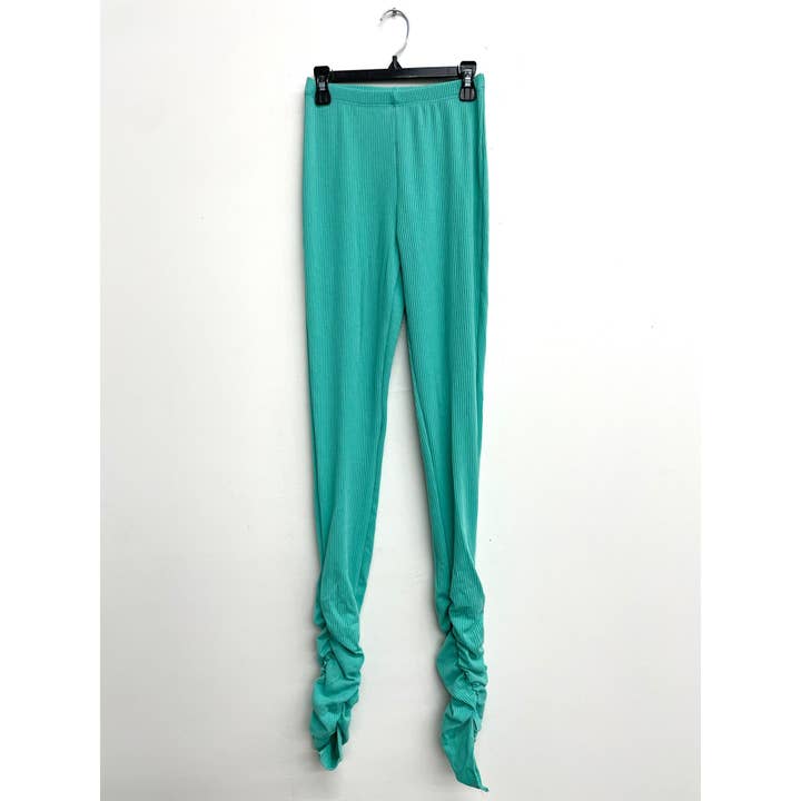 Uptown Apparel - Wholesale Fashion Leggings - Women's - B10613 Ribbed Ankle Ruched Leggings6