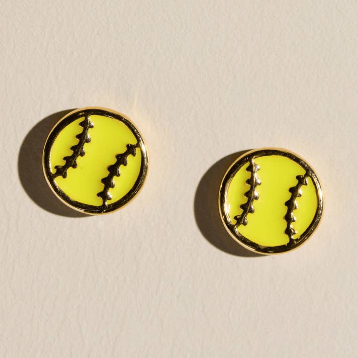 Clous d'oreilles Softball pour la vente par Nickel and Suede