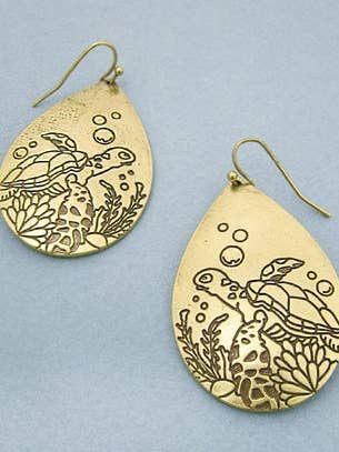 Incisione a forma di goccia disegnata da Under Sea and Turtle per la vendita all'ingrosso da parte di TheTizana