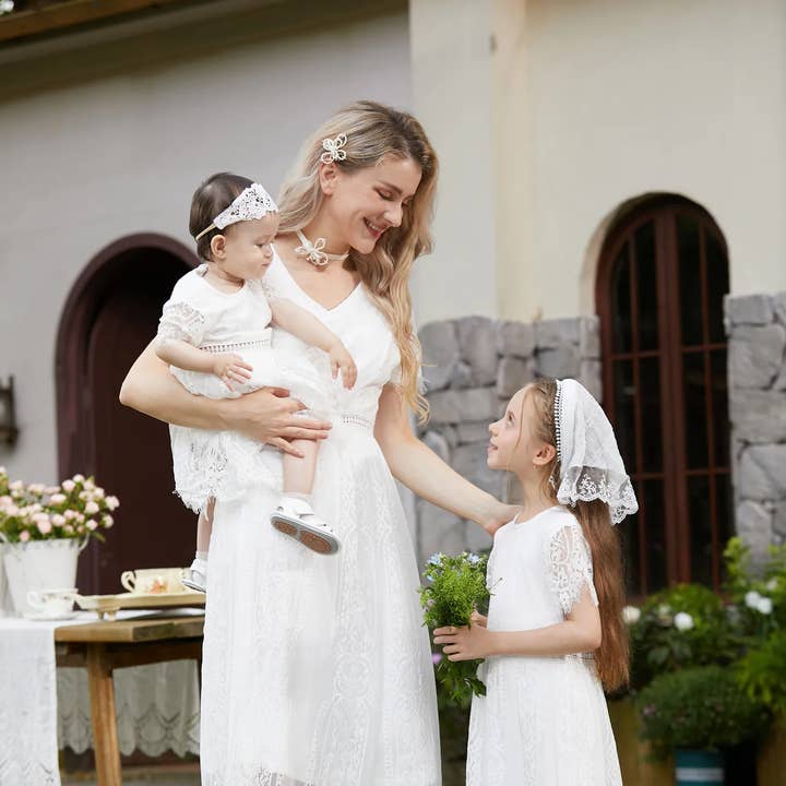 Mommy and Me White Elegant Lace Design Short Sleeves Dress for wholesale by PatPat