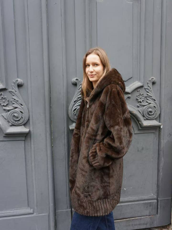 CIAO MILANO - Wholesale Fur/Faux Fur Coat - Women's - 284012 Faux fur hooded coat3