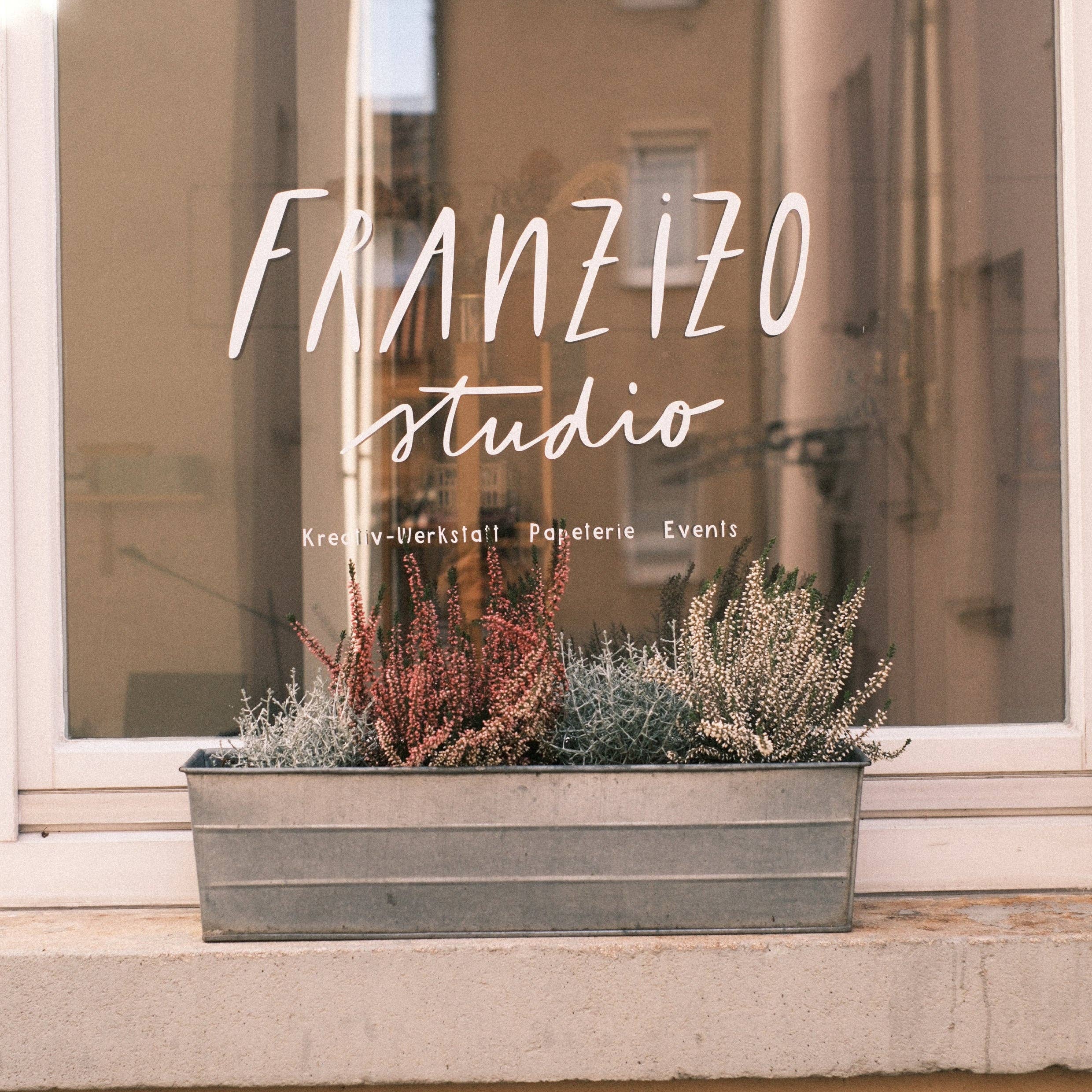 franzizo nachhaltige papeterie - Wholesale Jar/Filled Candle - Candle Pouring + Design WORKSHOP1