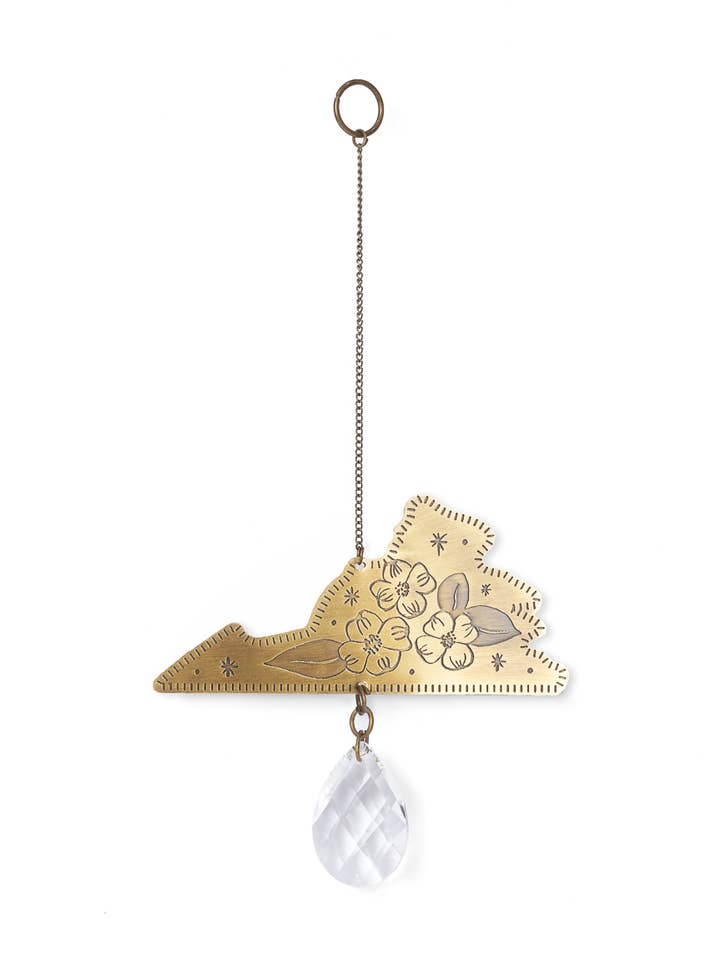 Attrape-soleil gravé Cornouiller de l'État de Virginie pour la vente par Matr Boomie Fair Trade