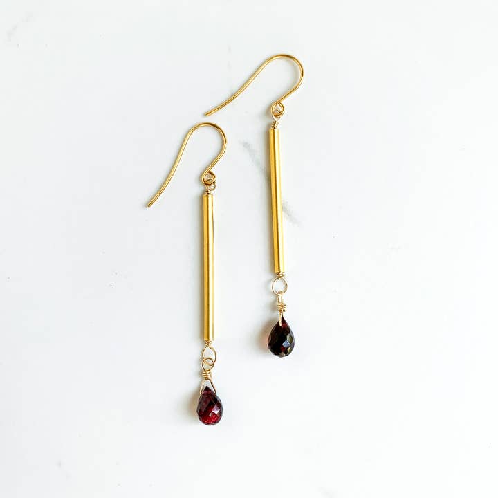 Laura Stark Designs - Vente Boucles d'oreilles pendantes - Boucles d'oreilles modernes en grenat3