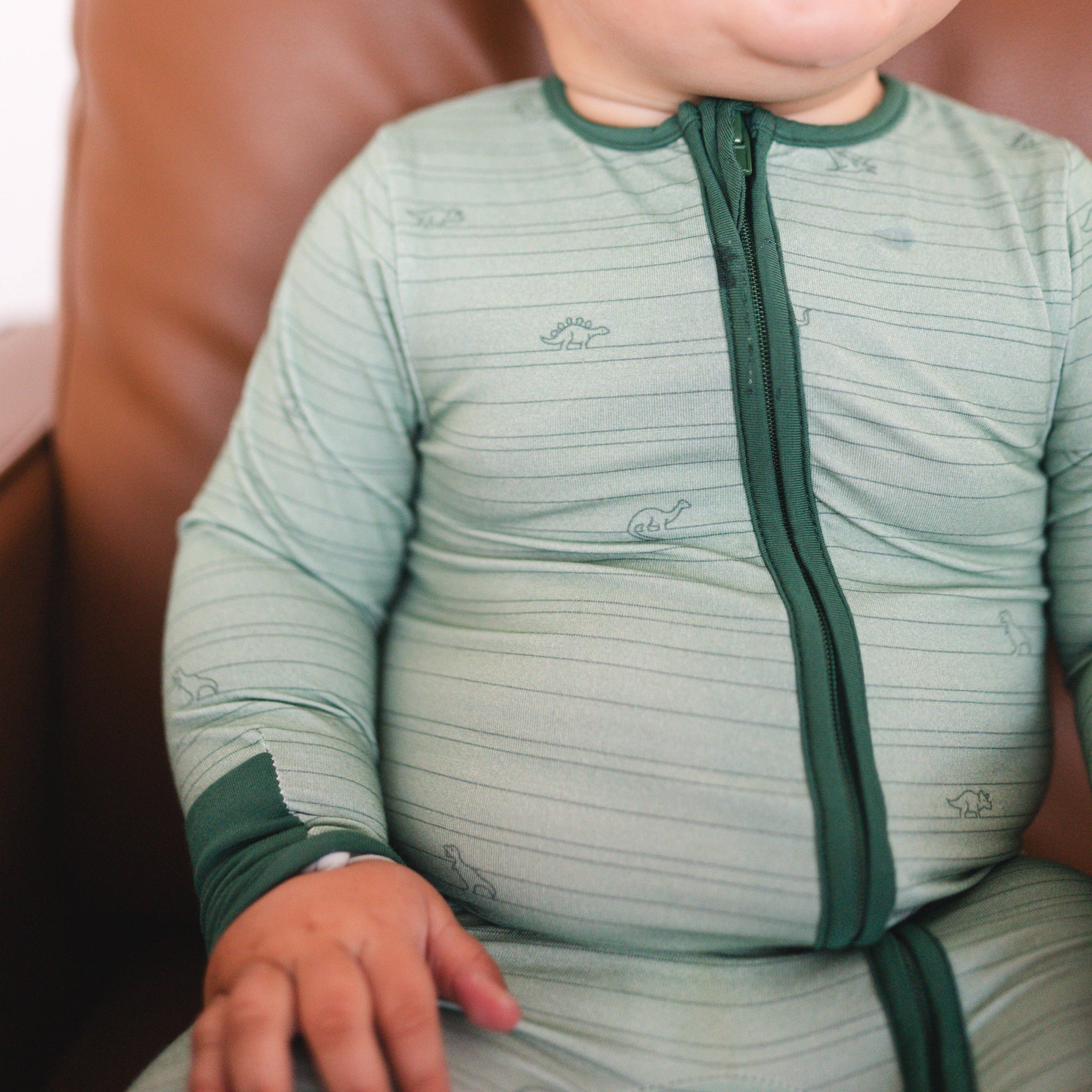 Will & Charlie Shop - Wholesale Sleepsuit - Baby - Tiny Dinosaurs Bamboo Zipper Footie Baby Sleeper Pajamas4