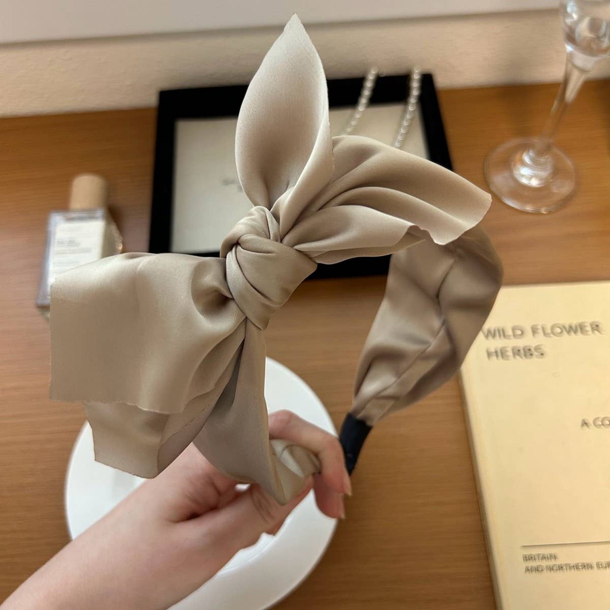 ACCITY - Wholesale Fashion Headband - Women's - RETRO BOW STYLISH SIMPLE HEADBAND_CWAHA28591