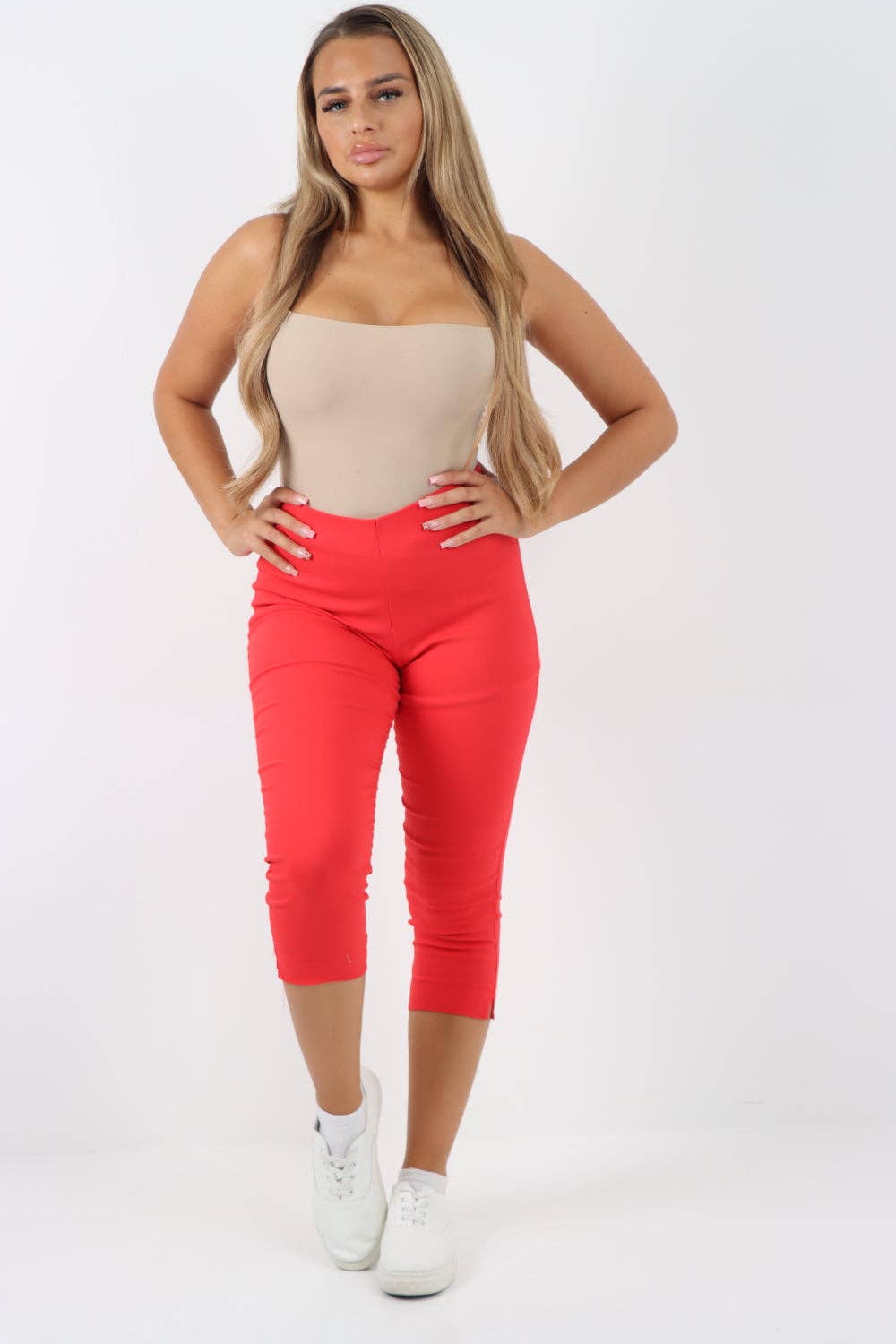 Miss Bold - Vendita all'ingrosso Pantalone - Donna - Pantaloni Capri in tinta unita italiana4