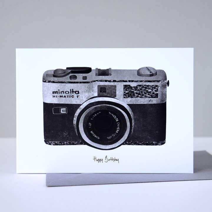 Carte appareil photo rétro pour la vente par Fiona Clabon Illustration