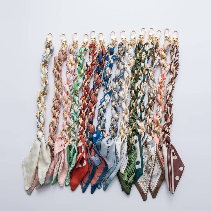 18K Goud Gevuld Zijde Textiel Knoop Tas Bedel Armband Sleutelhanger Accessoires | WB-00156 - WB-00169 voor wholesale door Aim Eternal