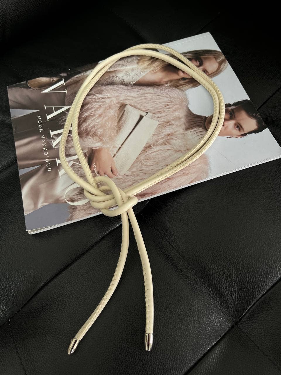 Design company-Fatma Balkir – Großhandel Gürtel – Damen – Schicker Damen-Gürtel aus veganem Kunstleder.3