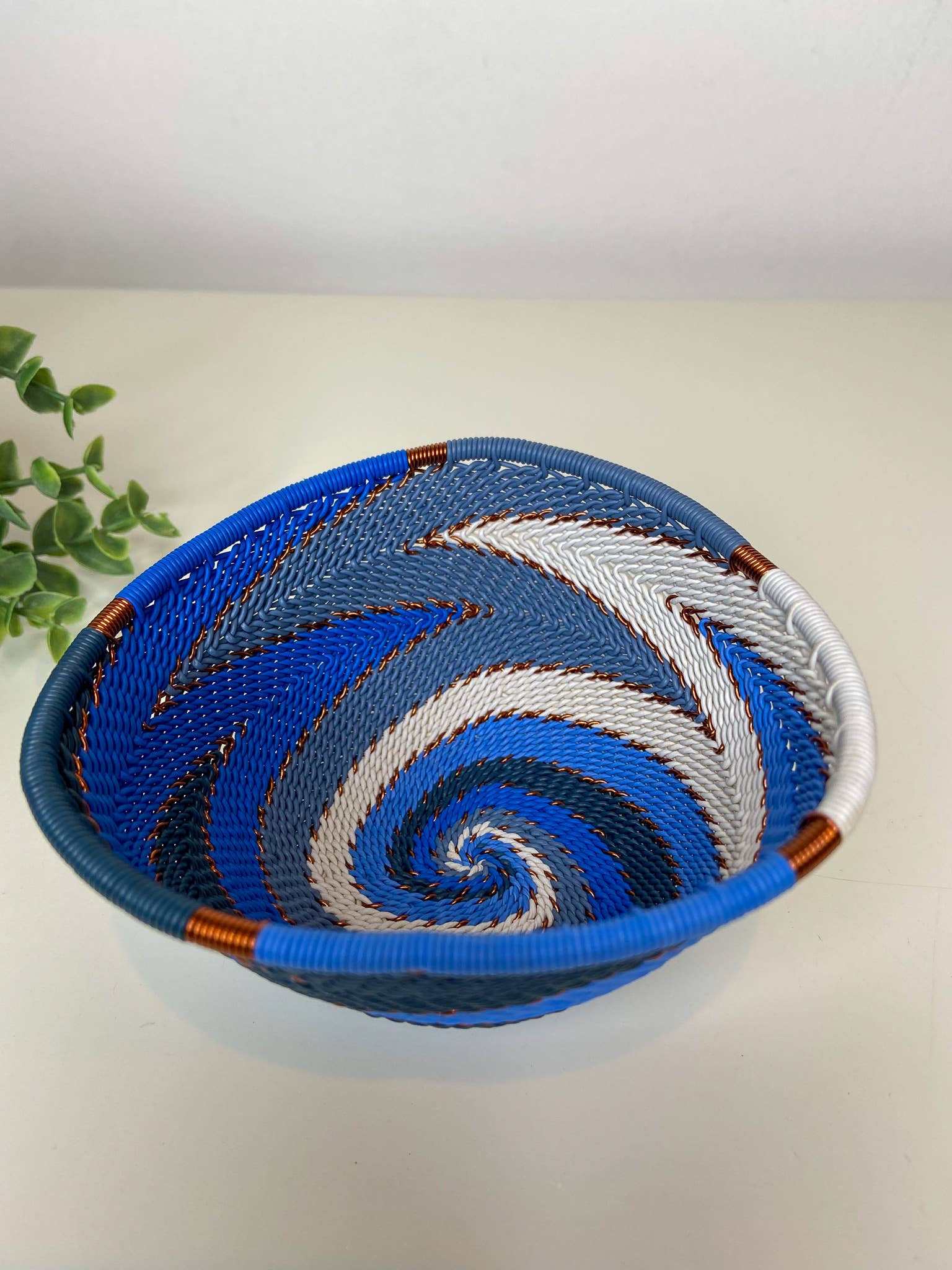 Eve & Nico Gifts & Home Decor – Großhandel Dekorative Platte/Teller/Schüssel – Kleine Triangle Bowl - African Sky2