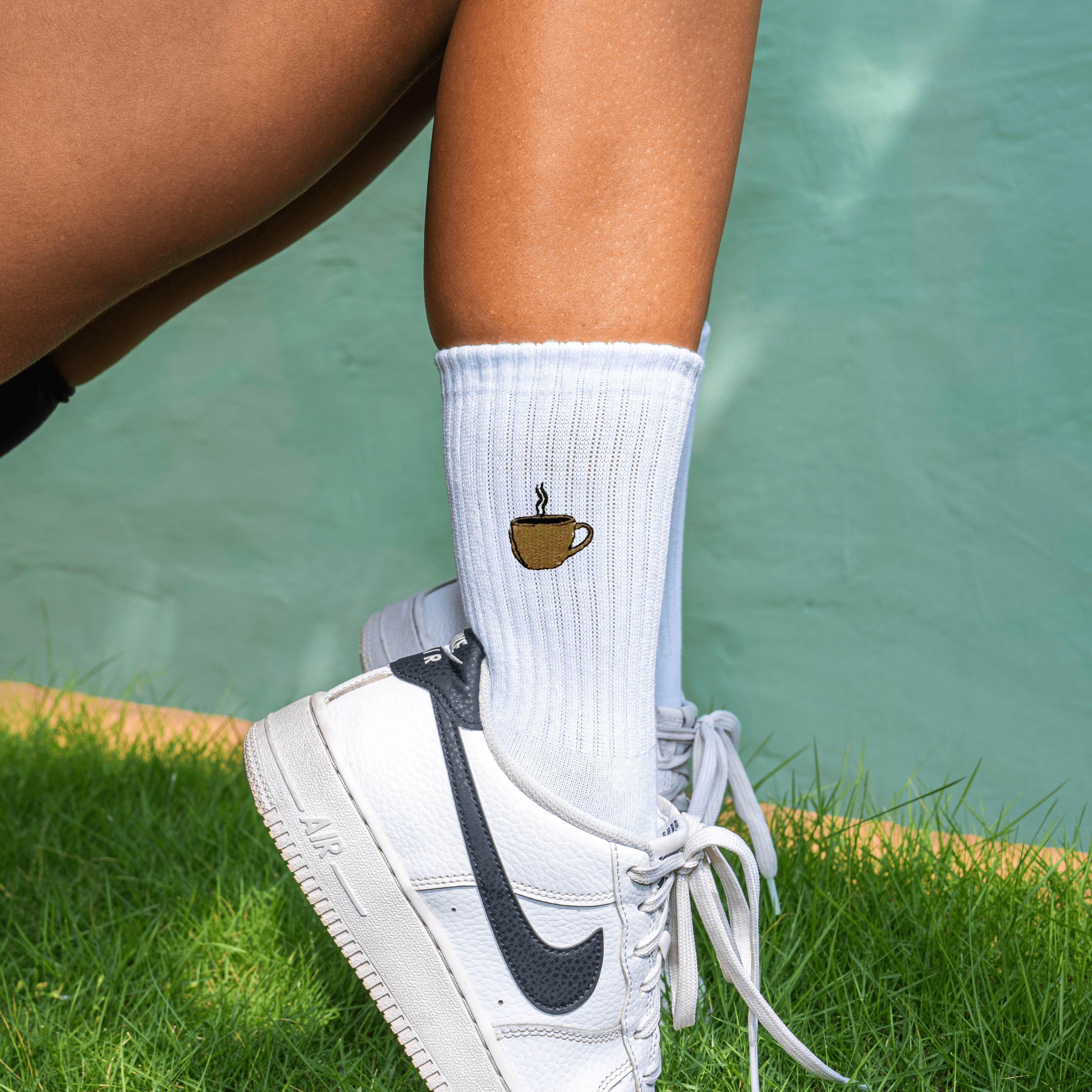 Made By Nami - Wholesale Socks - Unisex - 3 pairs of white socks with coffee motif5