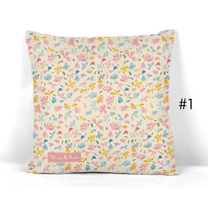 Housse de coussin florale, déco shabby chic, coussin bohème pour la vente par Polina Po Prints