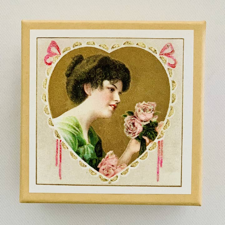 ELLegant Creations, LLC - Vendita all'ingrosso Confezioni regalo - Scatola per rose in stile vittoriano0