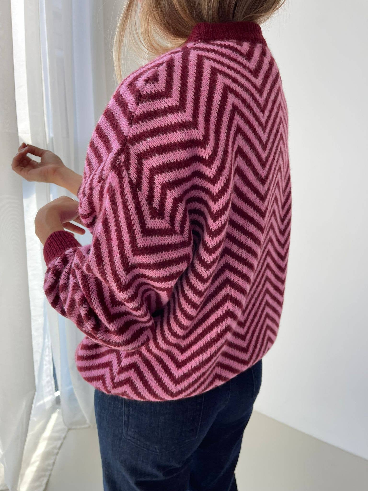 MindTraveler - Wholesale Knit Sweater - Women's - Leonor Burgundy and Pink Jersey4