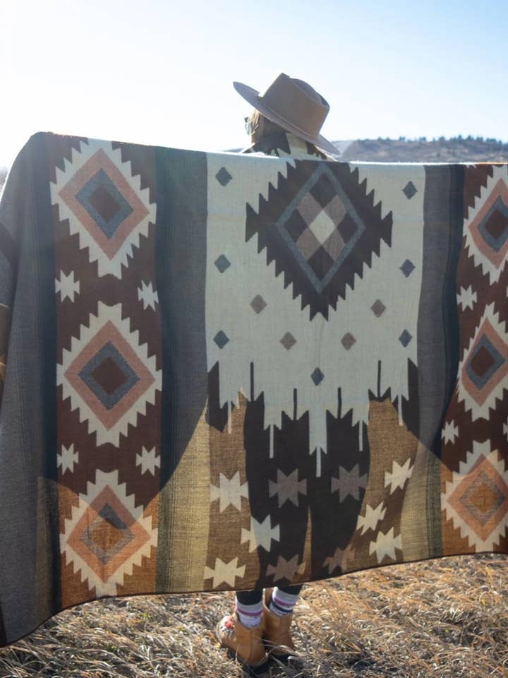 Südwest-Alpaka-Königin/Wurfdecke – Mojave Wende. und andere Ergebnisse für alpaka im Großhandel. Kostenlose Rücksendungen und 60-Tage-Zahlungsziel auf Faire im Trend auf Faire.